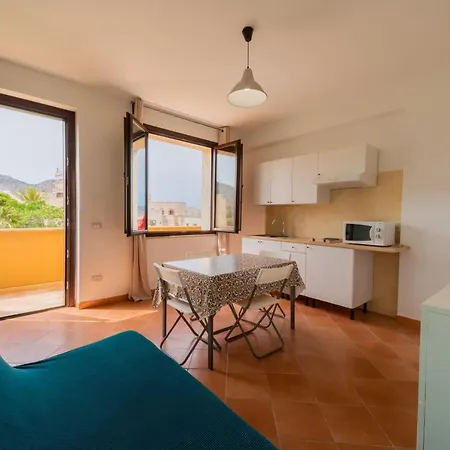 Elimi - In Citta * Favignana