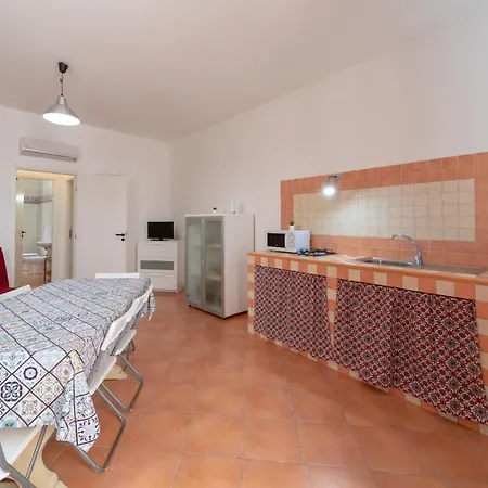 Elimi - In Citta * Favignana