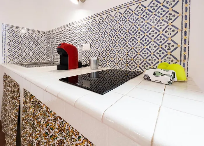 Apart-hotel Elimi - In